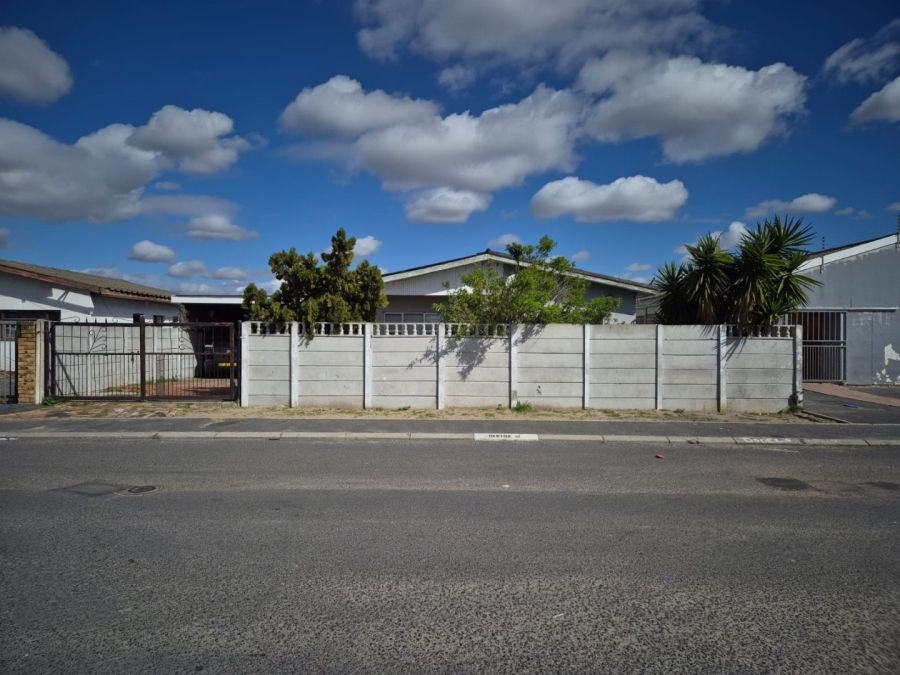 2 Bedroom Property for Sale in Ravensmead Western Cape